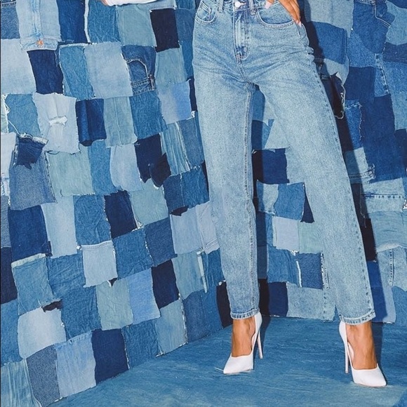 PRETTYLITTLETHING Mom Jeans - Picture 4 of 4